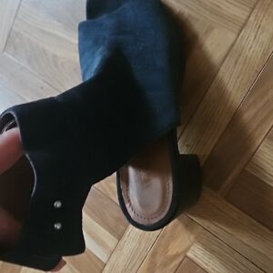 Women’s Black Suede Open-Back Heeled Mule